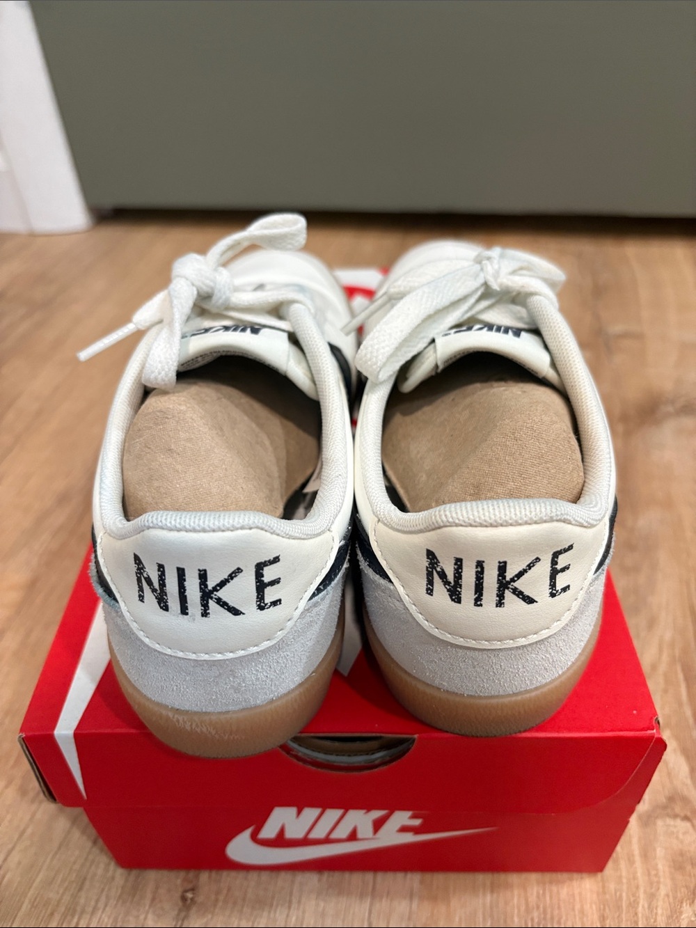 Nike Women’s Killshot 2 Sneakers in White/Black/Gum Sz 7 - Picture 9 of 10